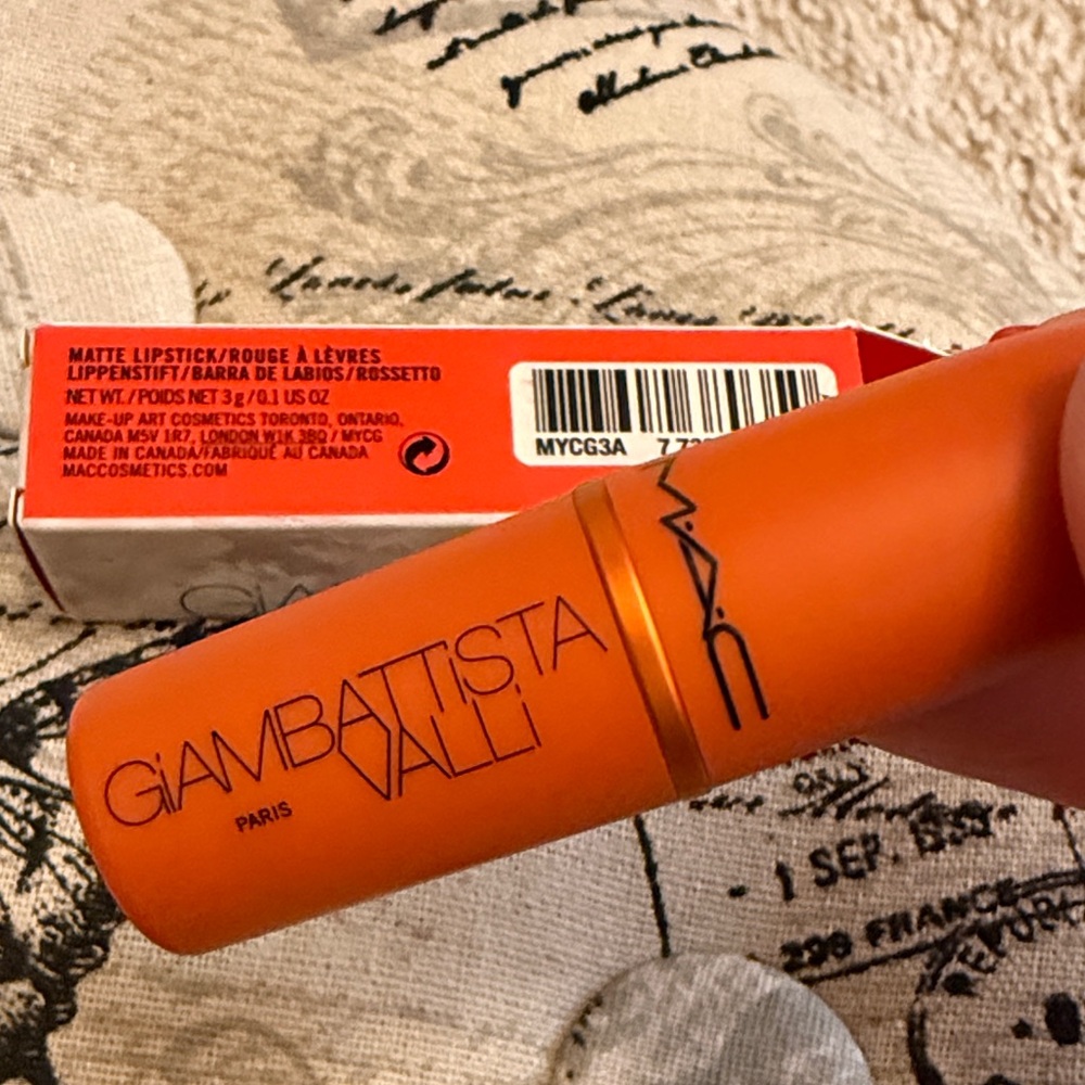 MAC Cosmetics Giambattista Valli Matte Lipstick - Bright Orange